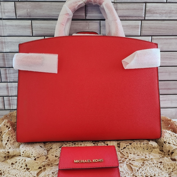 MK Michael Kors Karla satchel in Sangria color. With jet set wallet, key charms - Picture 8 of 16